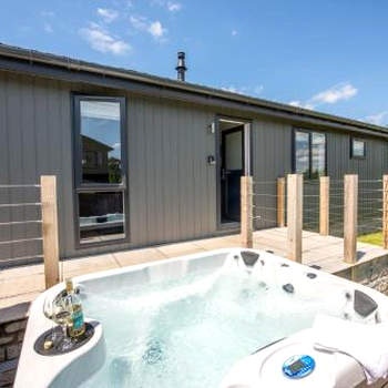 Buttercup Lodge, 33 Roadford Lake Lodges