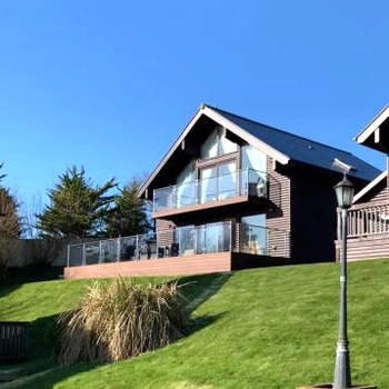 Trevone House with Hot Tub on Retallack Resort