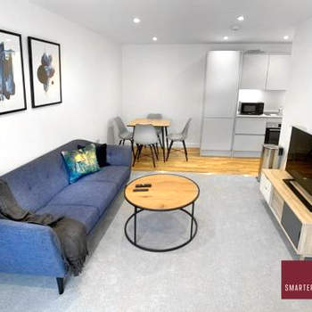 Eton, Windsor - 1 Bedroom Ground Floor Apartment - Parking