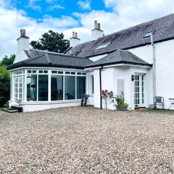 Lovely 5-Bed House in Lundin Links coastal village