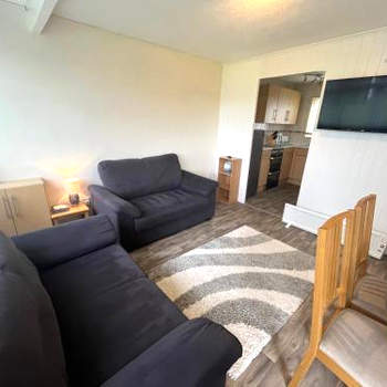 Chalet 192, Hemsby - Beautifully presented two bed chalet, sleeps 5, pet friendly, close to beach!