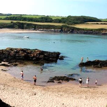 Pembrokeshire Near The Beach With A Heated Pool