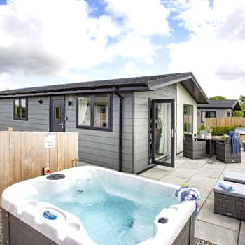 Snowdrop Lodge, 9 Roadford Lake Lodges