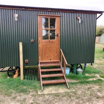 Glamping in Wiltshire in our luxury Shepherds Hut