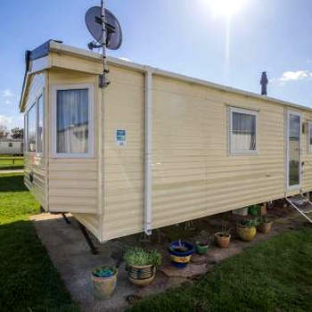 Lovely Caravan With Free Wifi Nearby Great Yarmouth Seaside Town Ref 20085bs