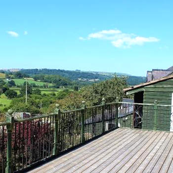 Redwood Lodge, Dee Valley Stays - cosy microlodge with detached private shower & WC