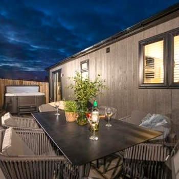 Hazel Lodge, 27 Roadford Lake Lodges