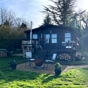 Cosy cabin in Annie’s meadow