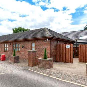 Sycamore Cottage with Hot Tub