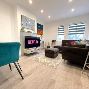 Lovely and comfy entire 1 bedroom flat - 1st floor