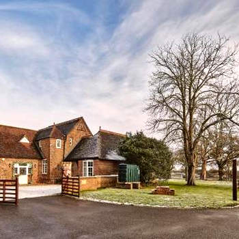 Stunning Coach House in Sussex