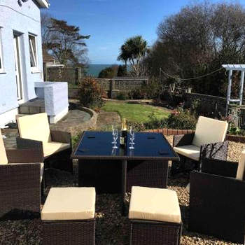 Benllech Sea View bungalow, Dog Friendly sleeps 6