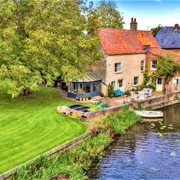 Finest Retreats - Islip Mill House - Beautiful Riverside Home