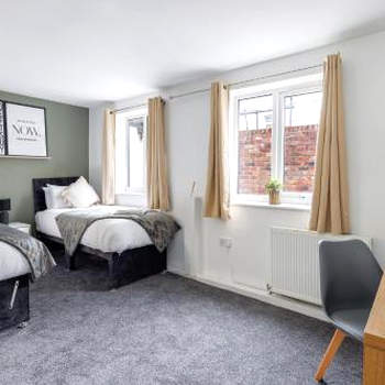 City Centre Studio 3 with Kitchenette, Free Wifi and Smart TV with Netflix by Yoko Property