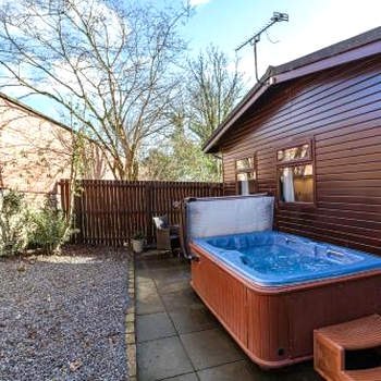 Bluebell Lodge 24 with Hot Tub