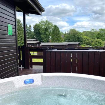 Birch Lodge 14 with Hot Tub