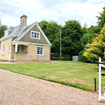 Secluded holiday cottage on the Wolds Way