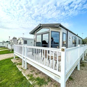 Wonderful 6 Berth Caravan For Hire By A Stunning Norfolk Beach Ref 19006sd