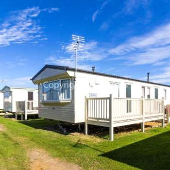 8 Berth Caravan For Hire With Decking At Heacham Holiday Park Ref 21036h