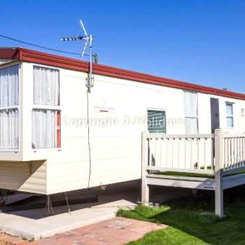 Superb Dog Friendly Caravan With Decking In Hunstanton In Norfolk Ref 13010l