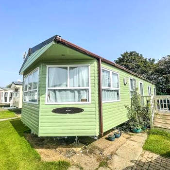 Lovely Caravan For Hire With Decking At Skipsea Sands In Yorkshire Ref 41015wf