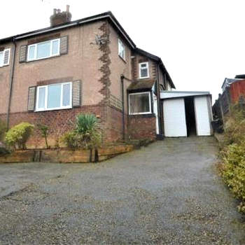 Lovely 3 bedroom house in Romiley, Stockport with parking for 3 cars