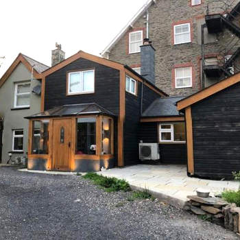 Spacious 4-Bed House in Lynton