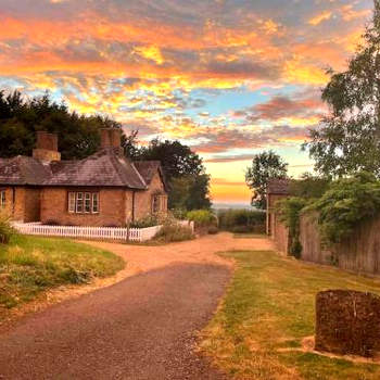 The Cotswold Hideaway - Boutique Cottage